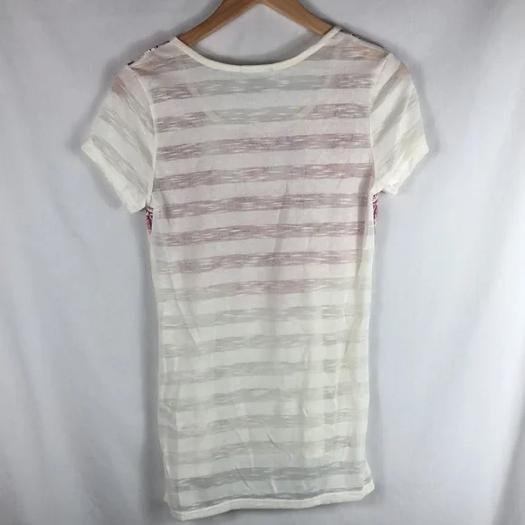 NWOT Maurices Top with Red & Gold Design - Picture 6 of 8
